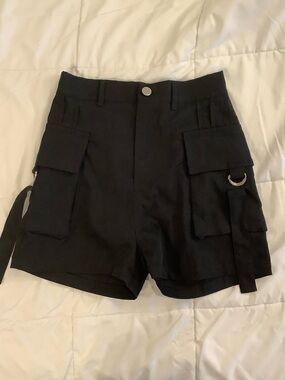 Source Unknown Black Cargo Shorts with Ring Accent